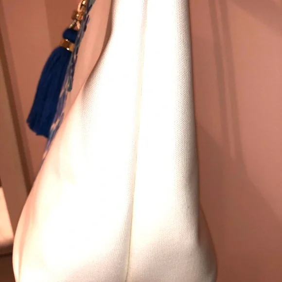 Lilly Pulitzer Bon Voyage Tote Bag in Toe In Print - Picture 14 of 14